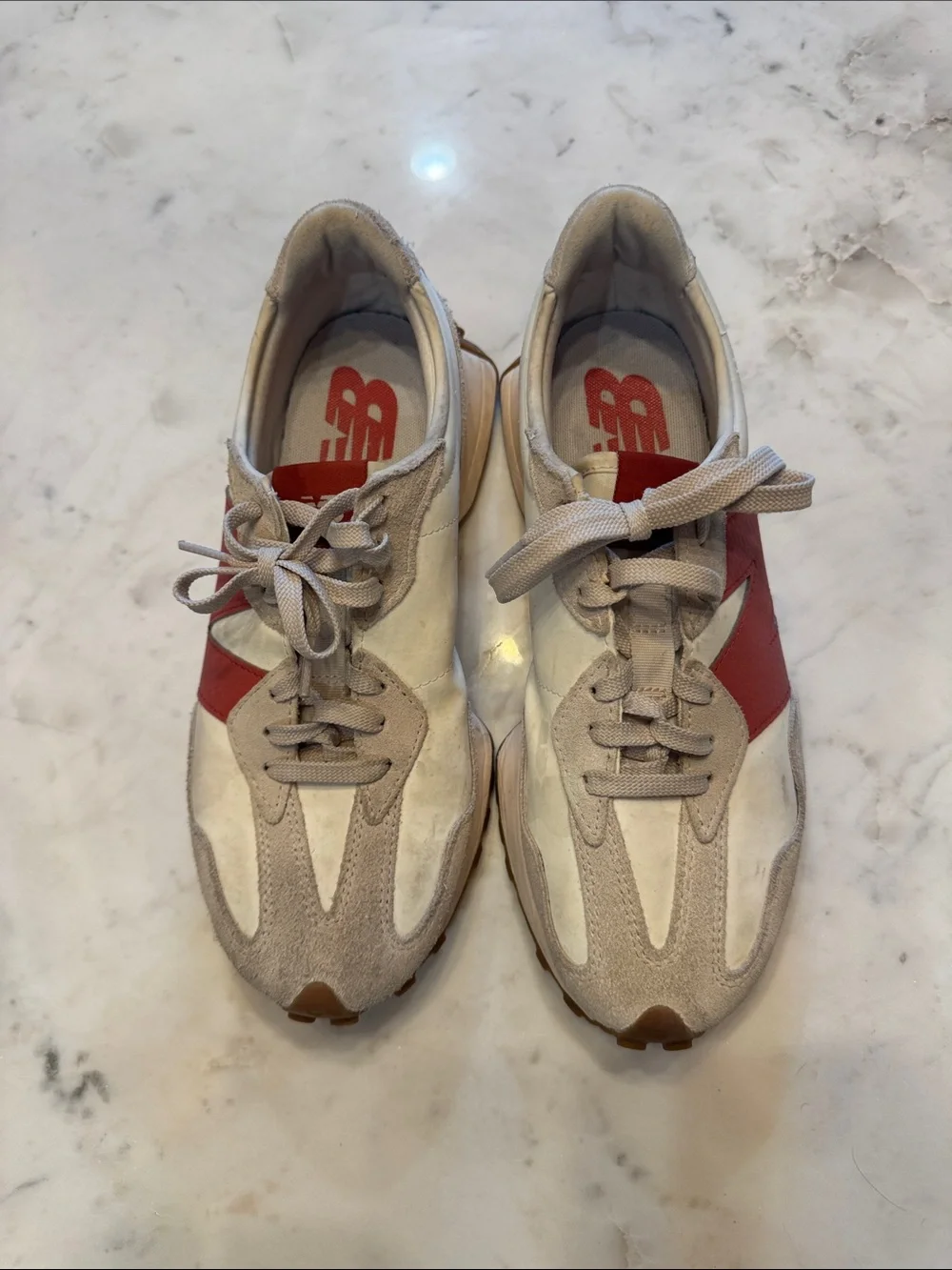 New Balance Women’s Retro Style Sneakers in Cream & Red LIKE NEW Sz 10